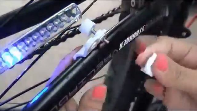 Wireless LED Bike Message (Беспроводное светодиодное сообщение на велосипеде) смотреть онлайн