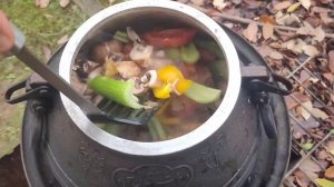 картошка с овощами и мясом в афганском казане  - все , что в доме было ;)