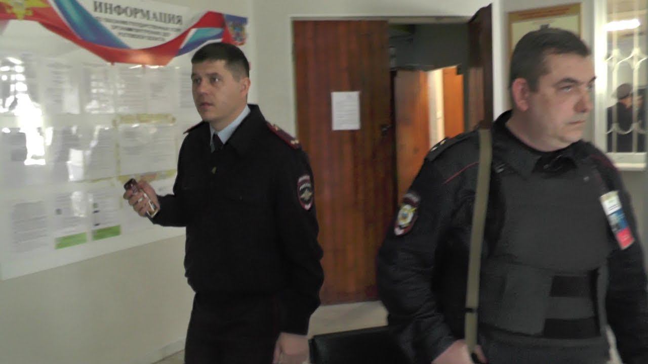 Хамы у отдела полиции № 2. Часть 1. Начальник полиции обещал подать в суд. Ростов-на Дону.