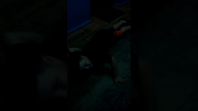 Человек который не умеет отжиматься смотреть онлайн