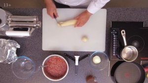 Крымские ЧЕБУРЕКИ с мясом - хрустящие, сочные, настоящие | Рецепт чебуреков от Кирилла Голикова