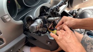 Kia Sportage Замена рулевого шлейфа айрбэг replacement steering Spiral Cable Clock Spring airbag