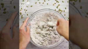 Хлебные палочки из ржаной муки и семечек