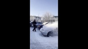 Мощная воздуходувка в работе!!!