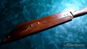 Чехол для мачете и привожу в порядок рукоять.