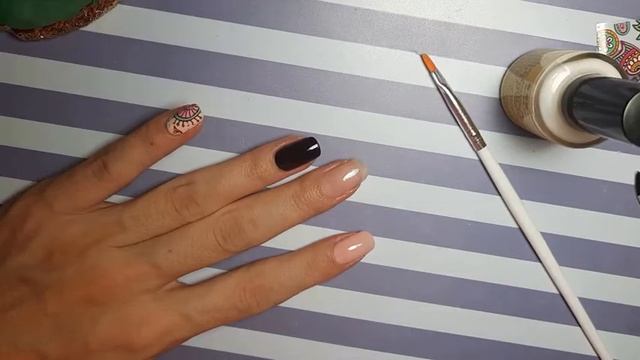 Розовый маникюр обычным лаком/Дизайн фольгой смотреть онлайн