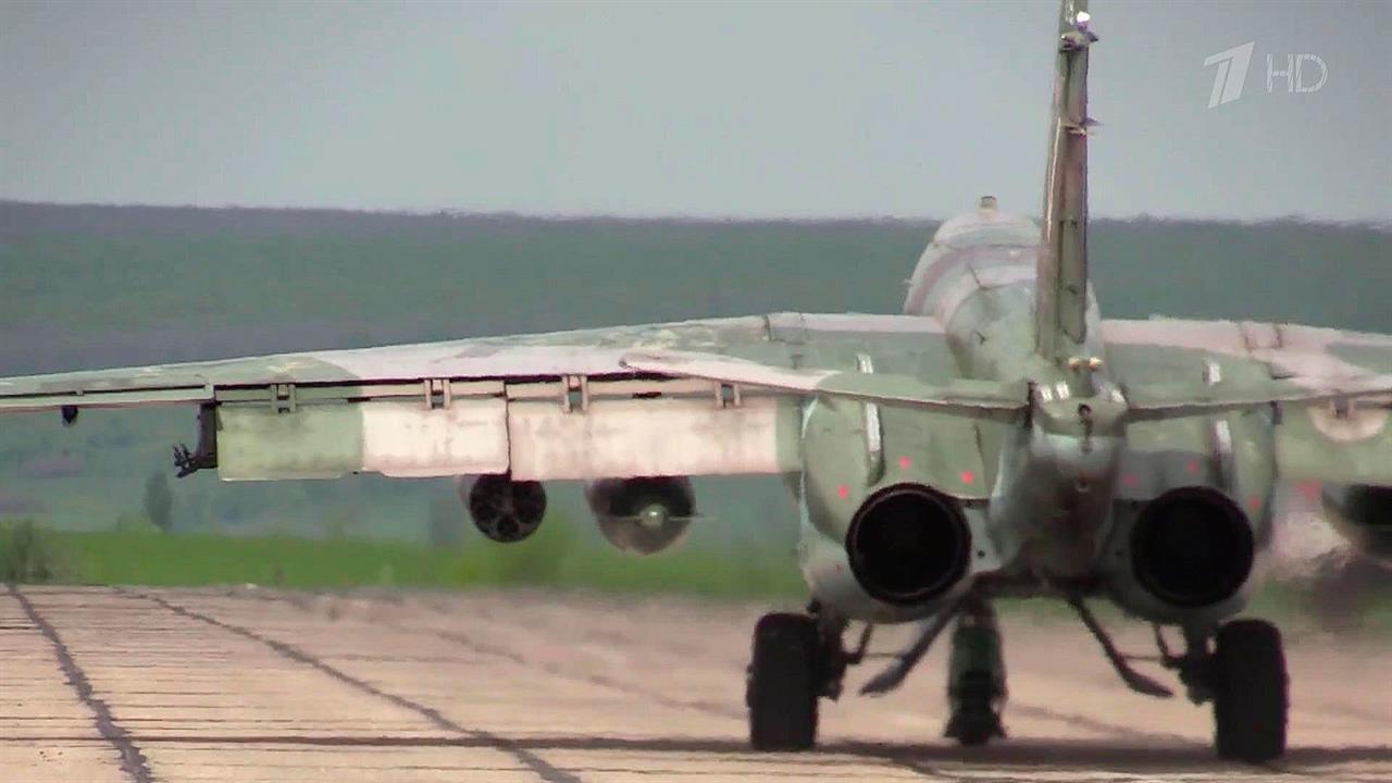 Репортаж о работе штурмовиков Су-25, которые приходят на помощь сухопутным войскам