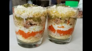 САЛАТ В СТАКАНЕ РОЖДЕСТВЕНСКИЙ! Салат на Рождество! Салат с печенью трески. Рецепты на Рождество.
