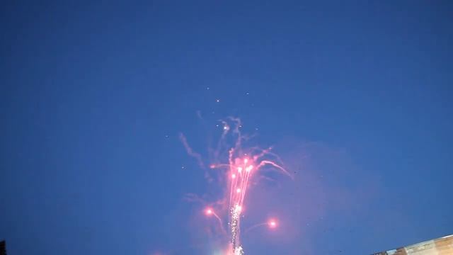 Праздничный салют в Новосибирском Академгородке смотреть онлайн