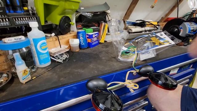 What's on the box.? Reviews of an HVLP Spray Gun H-827 and a ramble смотреть онлайн