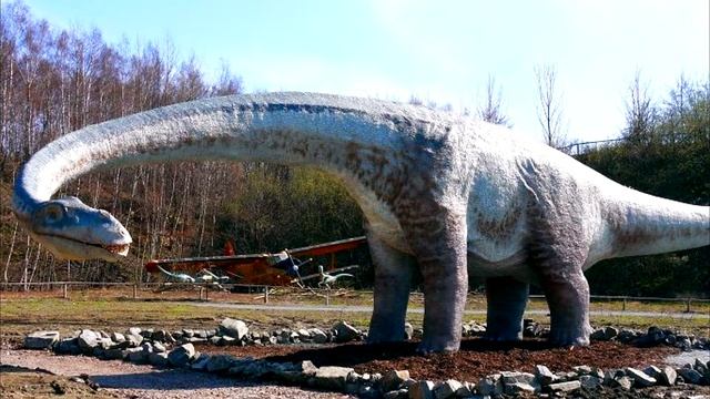 Динозавр Мир дикой природы Полина рассказывает об уникальном животном смотреть онлайн