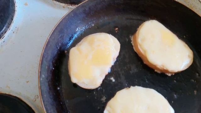 ХОЧУ ПОЖРАТЬ ГОРЯЧИЕ БУТЕРБРОДЫ С РОССИЙСКИМ СЫРОМ