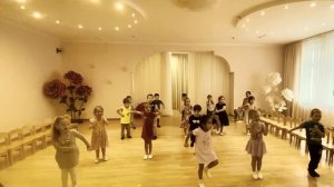 Опять пришла к нам осень