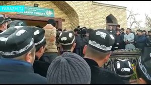 Суханони Афзалшо Шодиев дар чанозаи Дамирбек Олимов.