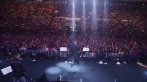 Баста - Урбан (LIVE: "Олимпийский") Не реально раскачивает.