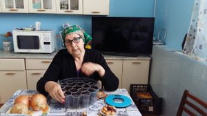 Лук Эксибишен в однолетней культуре. И  Дайтона F1  тоже порадовал  размерами луковицы и  хранением