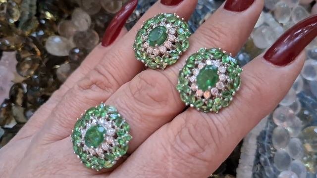 942.Натуральные камни.Серебро.Зеленый гранат