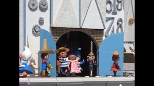 “it’s a small world” Clock Parade, but Each Doll has It's own Soundtrack (A Cacophony)