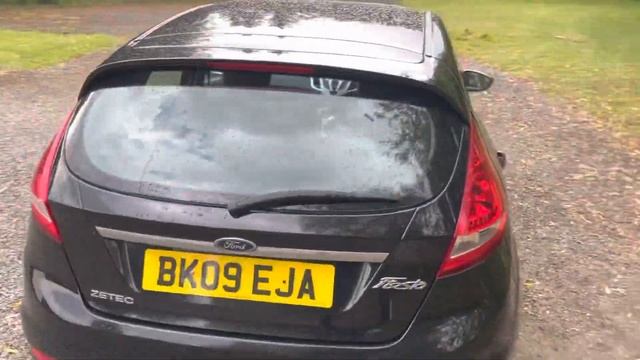 Ford Fiesta 1.2 Zetec 5 Door Finished in Panther Black BK09EJA смотреть онлайн