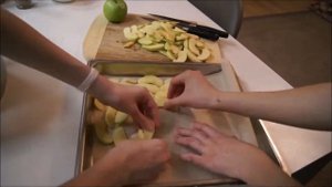 BiG COOK:ШАРЛОТКА С ЯБЛОКАМИ И МАЛИНОЙ.