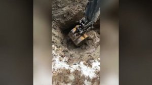 Колодец из 4 колец (экскаватором)