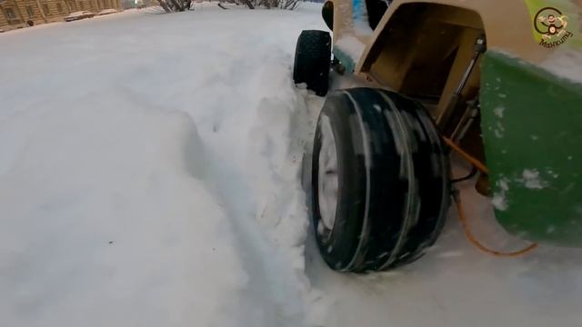 Дети и Машина. Диана и Даня играют в полицию - Погоня на полицейской машине за воришкой. смотреть онлайн