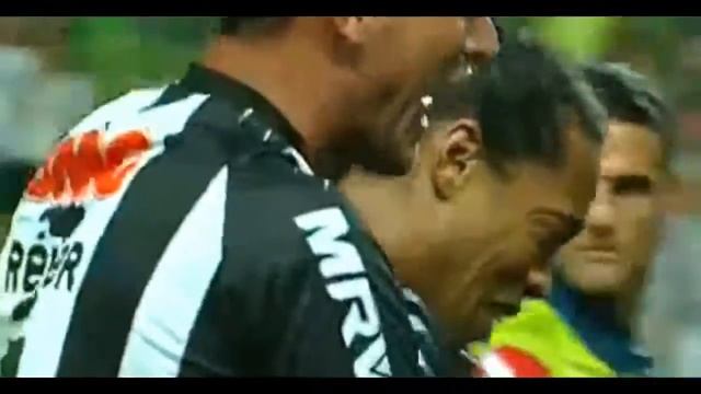 гол  Роналдиньо смотреть онлайн