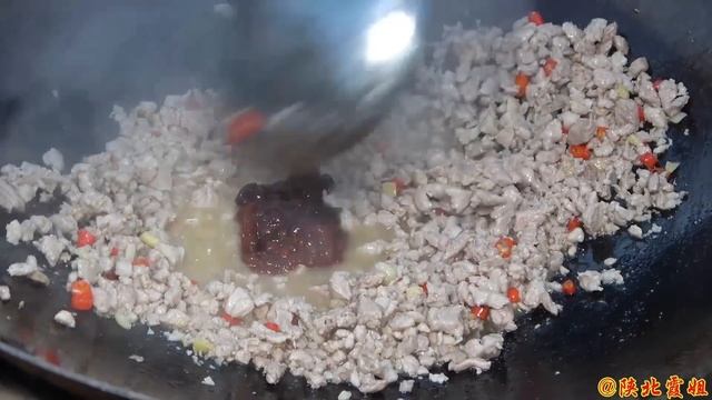 【陕北霞姐】秋季大丰收，霞姐教你两种毛豆吃法，拌米饭下面条，小时候的味道猛香了！ смотреть онлайн