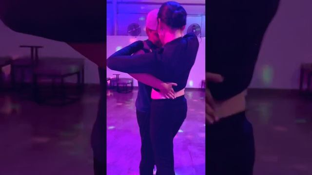 Stiben y Luis [ TQG ( versión bachata ) ] Cali - Colombia Sabaki Night social dance смотреть онлайн
