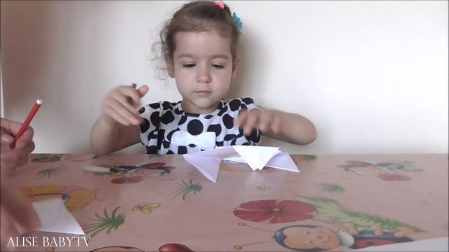 Делаем Оригами Кошку из бумаги подарок для её кошечки Мурки. Учимся сгибать бумагу изучаем фигуры