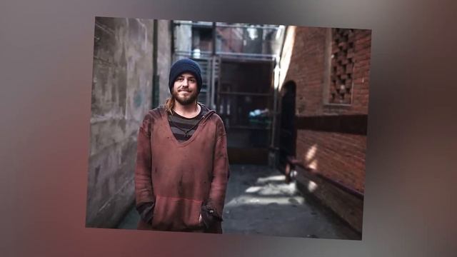 БОМЖ ОТДАЛ ПОСЛЕДНИЕ 3 ДОЛЛАРА ЕЙ НА ТАКСИ НОЧЬЮ ДО ДОМА смотреть онлайн