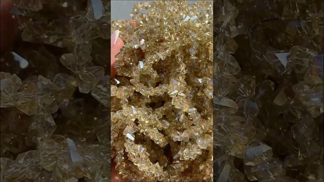 Чешское стекло в цвете шампань с переливом #бусины #кристаллы #чокер смотреть онлайн