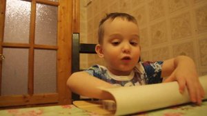 Стих: "Мама спит, она устала..."