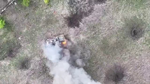 Уничтожение бронемашины БРДМ ВСУ в селе Нетайловое Донецкой области, с помощью FPV-дрона