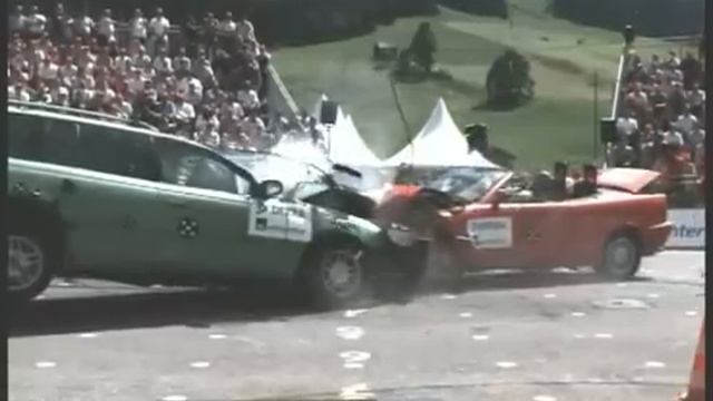 Opel Omega Estate Vs. BMW 3-Series Cabrio (E36) Frontal Offset Impact (DEKRA Crash Test) смотреть онлайн