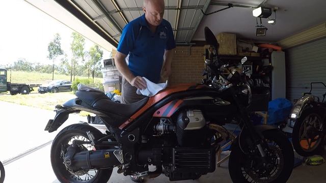 Motul Matte finish cleaner смотреть онлайн