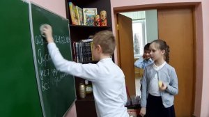 Идея поздравления девочек с 8 марта