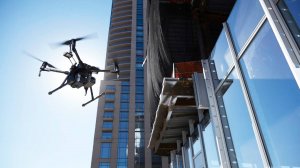 Дроны информируют жителей многоэтажек о необходимости установки решеток на окна в Казахстане