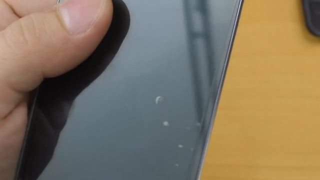Что лучше спасет от удара стекло смартфона? Гидрогель пленка или закаленное стекло?