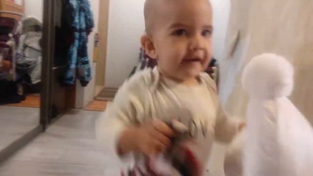 Влог о малышке доченьке, ей 1г 3 мес. Муж сказал, что я издеваюсь на ребёнком... смотреть онлайн