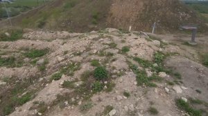 Покоряю лисью гору на питбайке Kayo 125. Нашел заброшенный ретро москвич возле странного дома....