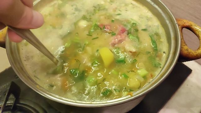 Сварил свой первый гороховый суп на копченых косточках