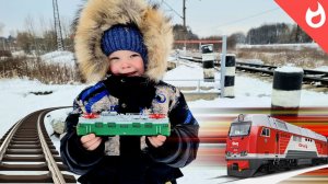 Грузовые поезда зимой / Подарок для Елисея реалистичная модель поезда