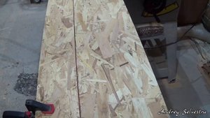 Шина для ручной циркулярной пилы из OSB.