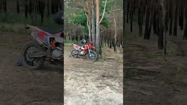 Suzuki drz 400sm?. Riding in enduro style. Pitbike / cross