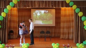 Веселая сценка от  выпускников.