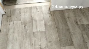 Двумя кусками линолеума укладываем четыре разных помещения.