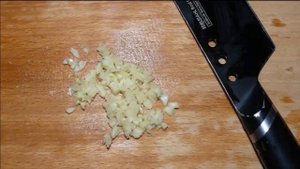 Салат из краснокочанной капусты. Самый простой рецепт за 3 минуты.