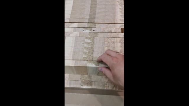 Торцевая разделочная доска из дуба, бука и ясеня смотреть онлайн