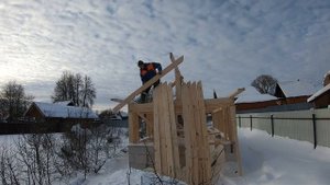 Баня/Поставил стропила в одного/Конь мне помог/Своими руками